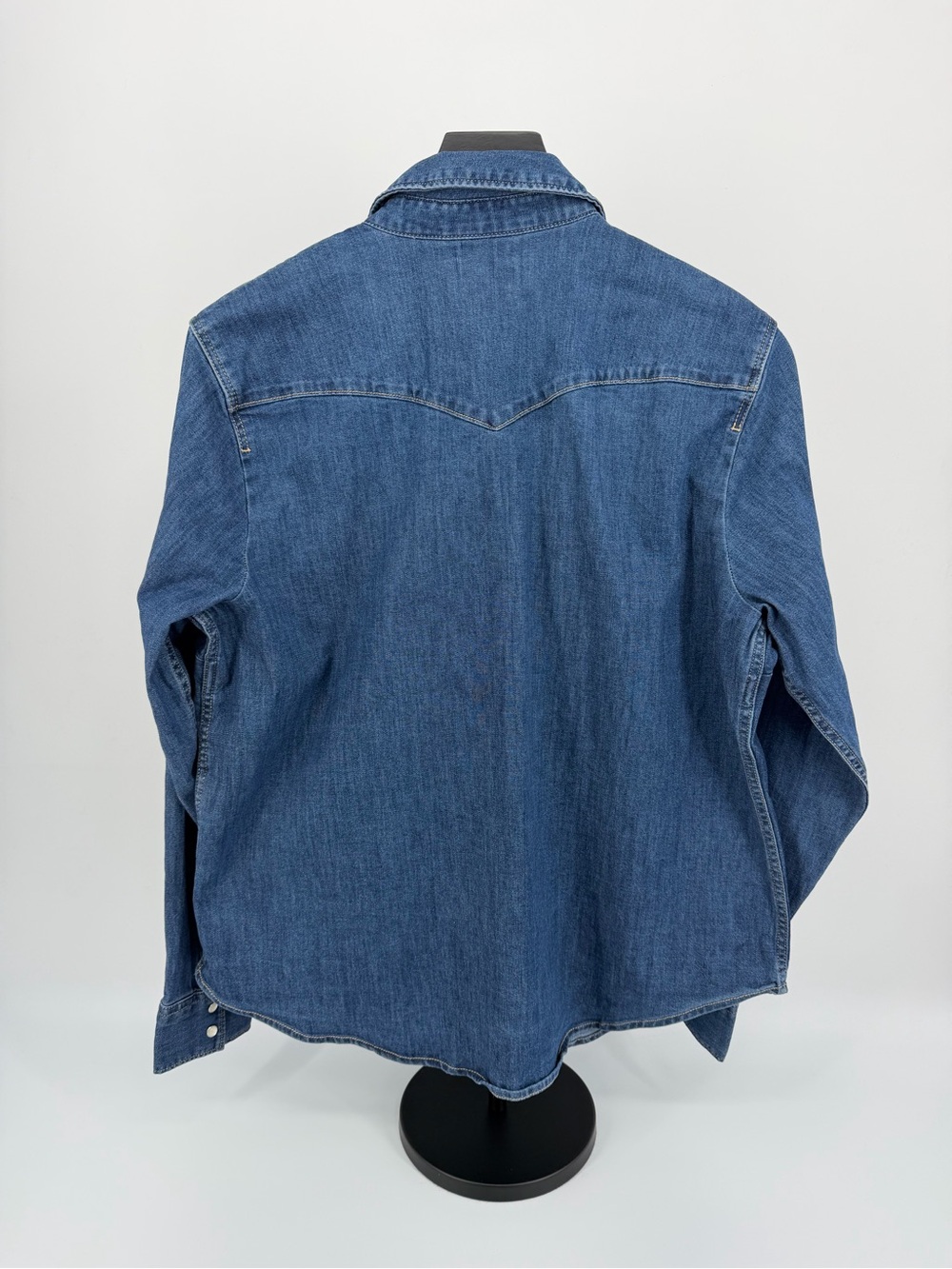 Levi’s Ultimate Western Denim Shirt Womens L Blue Stretch Pearl Snap NWT - Picture 4 of 16